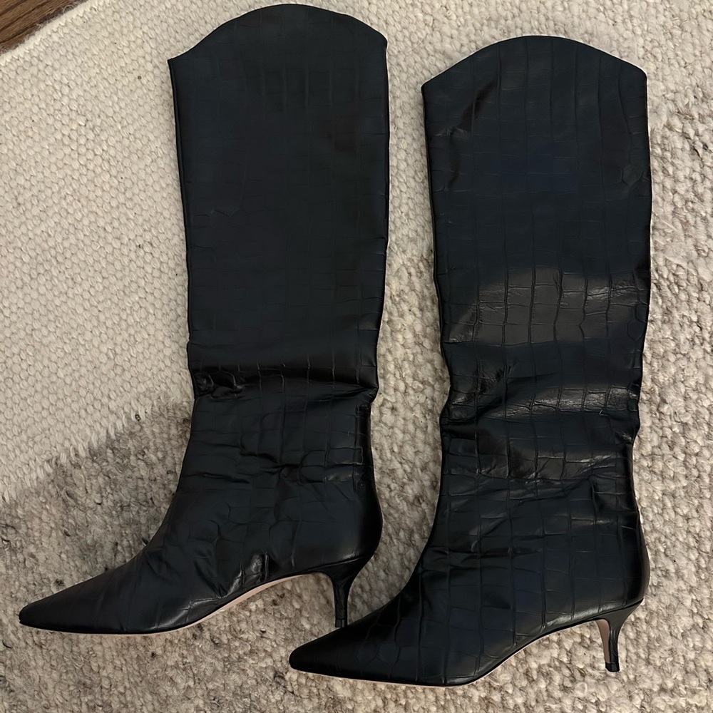 Elegant Black Croc-Embossed Knee-High Boots